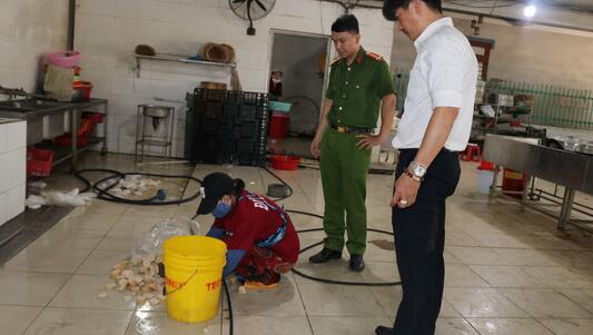 <a href="/tin-tuc" title="Tin tức" rel="dofollow">Tin tức</a>