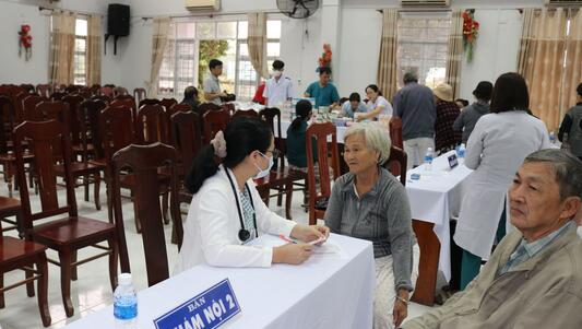 <a href="/tin-tuc" title="Tin tức" rel="dofollow">Tin tức</a>